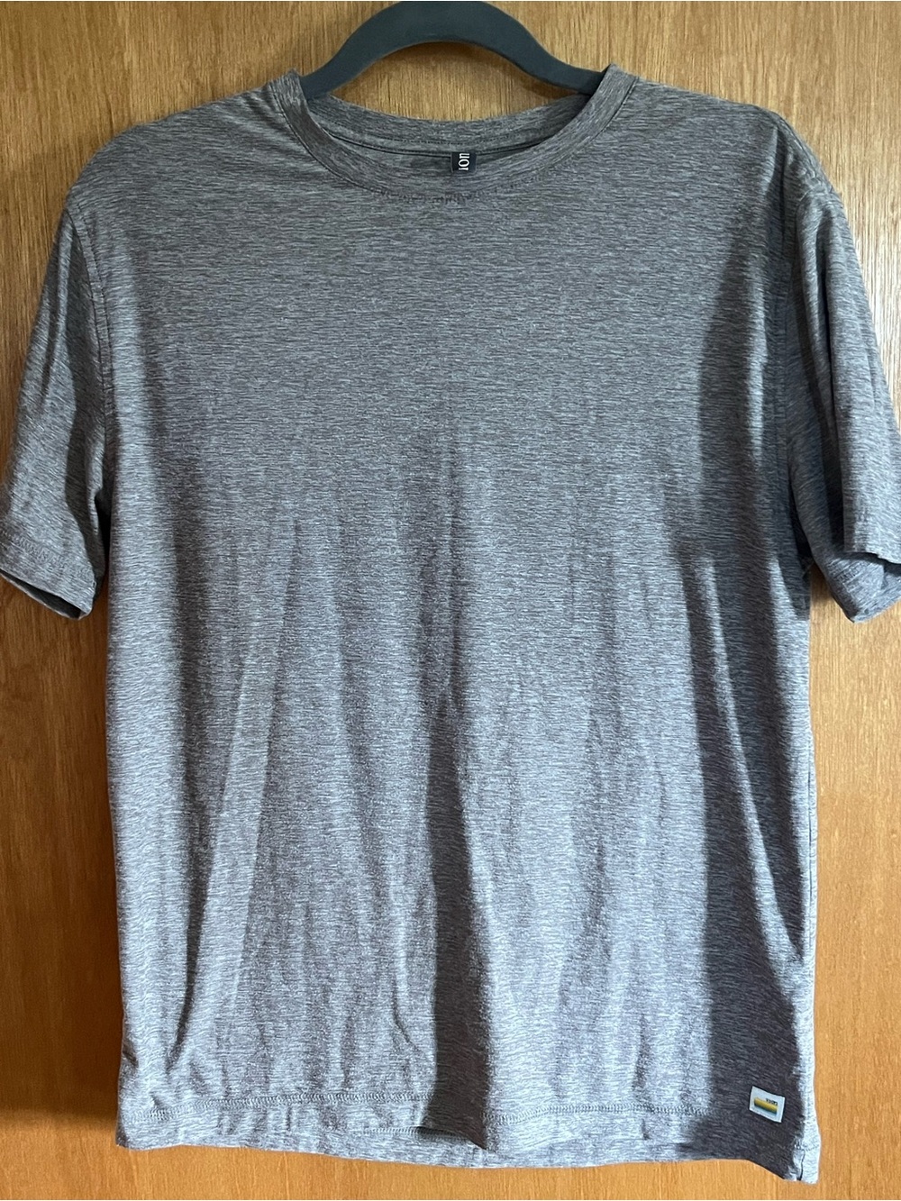 Vuori Heather Gray Short Sleeve Crew Neck Tee